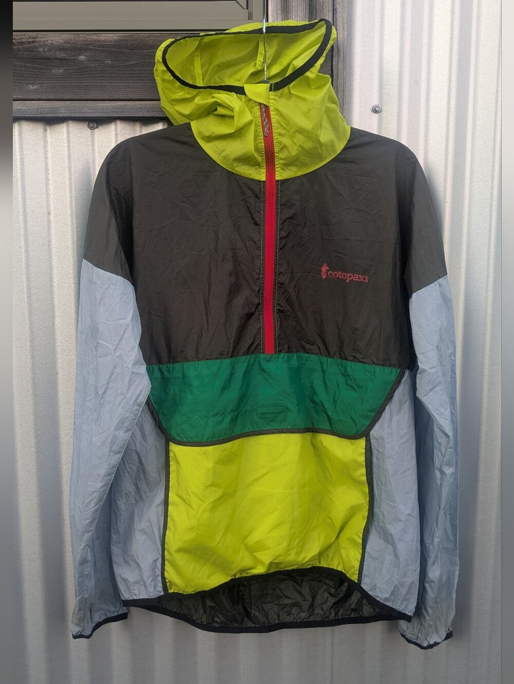Cotopaxi Teca Windbreaker
